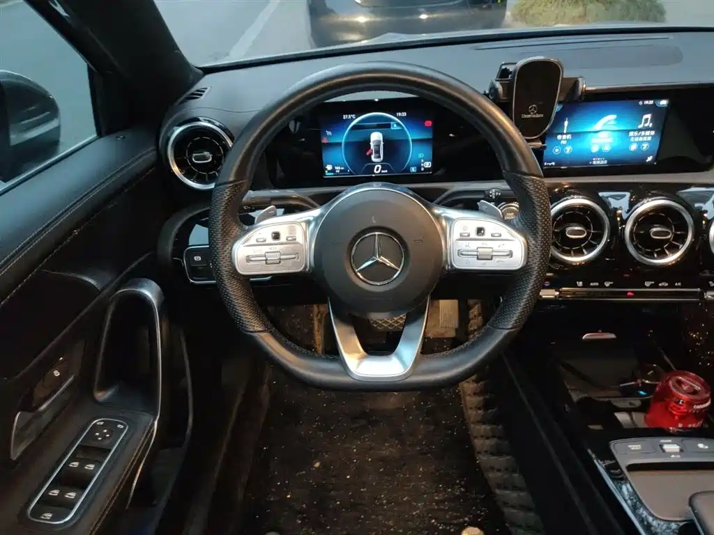 Mercedes-Benz A-Class 2019 A 180 L Sport Sedan фото 6