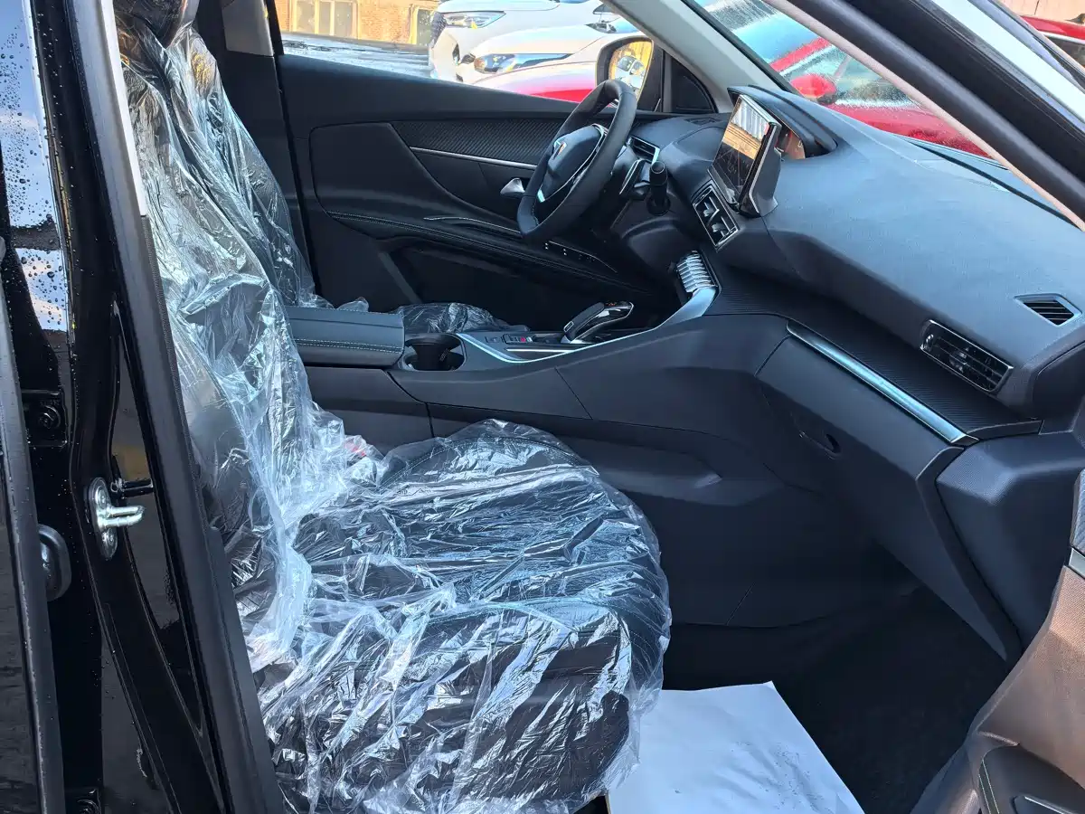 Peugeot 5008 фото 23
