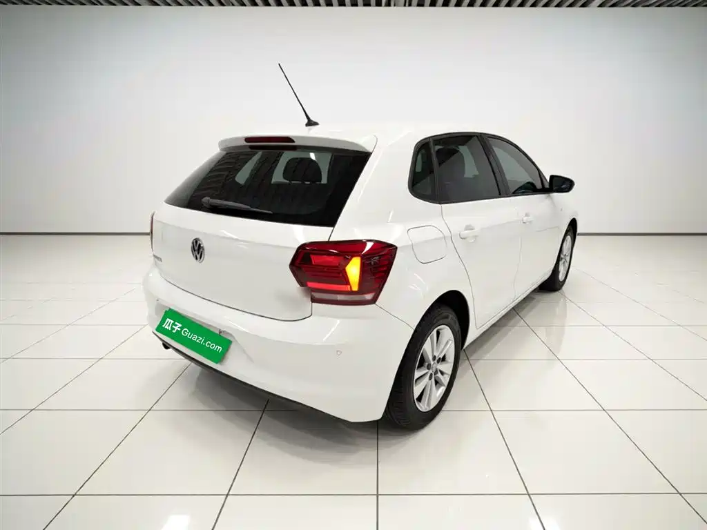 Volkswagen Polo 2019 Plus 1.5L Automatic Panorama Enjoyment Edition фото 7