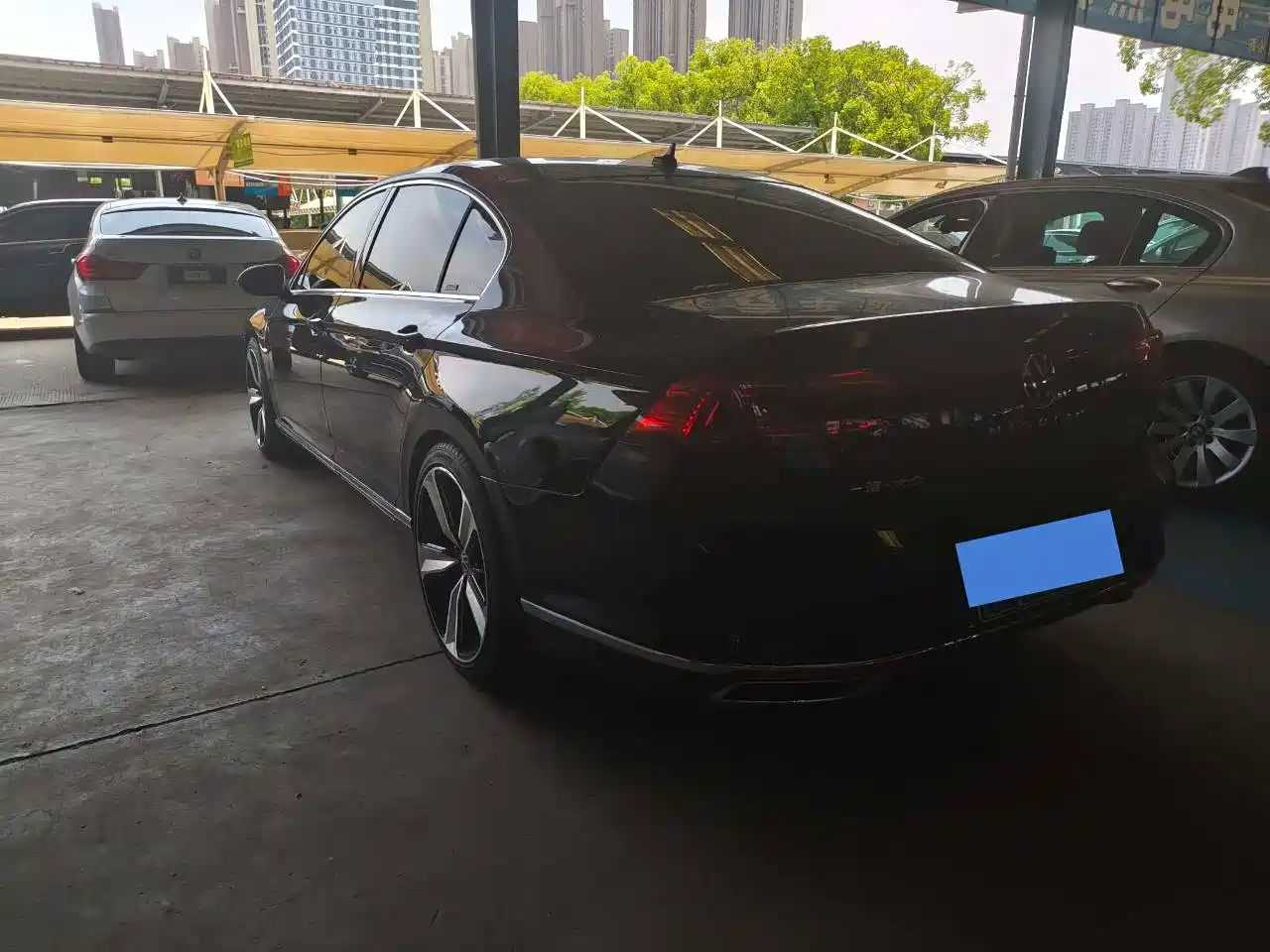 Volkswagen Magotan 2021 330TSI DSG 30th Anniversary Edition фото 17
