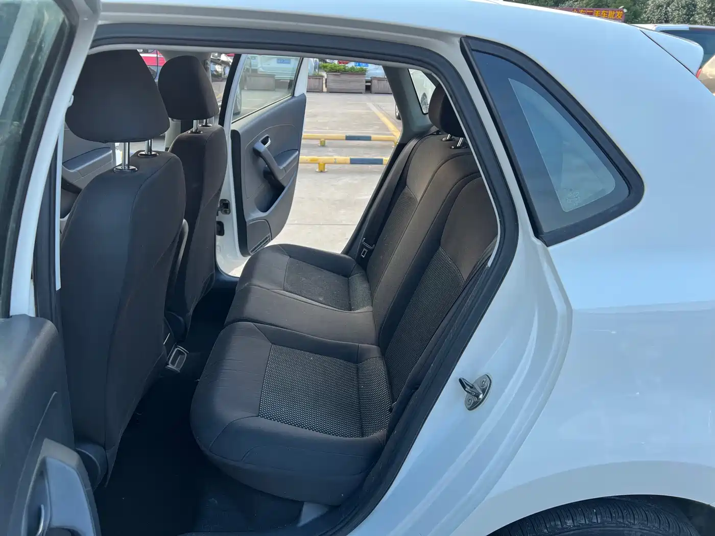 Volkswagen Polo 2013 1.4L Manual Comfort Edition фото 5