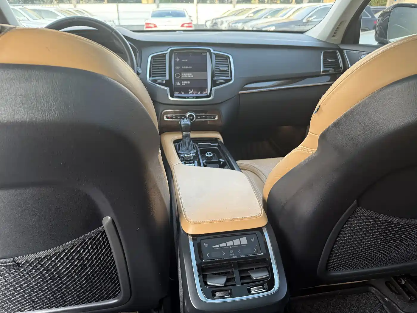 Фото 7 - Volvo XC90