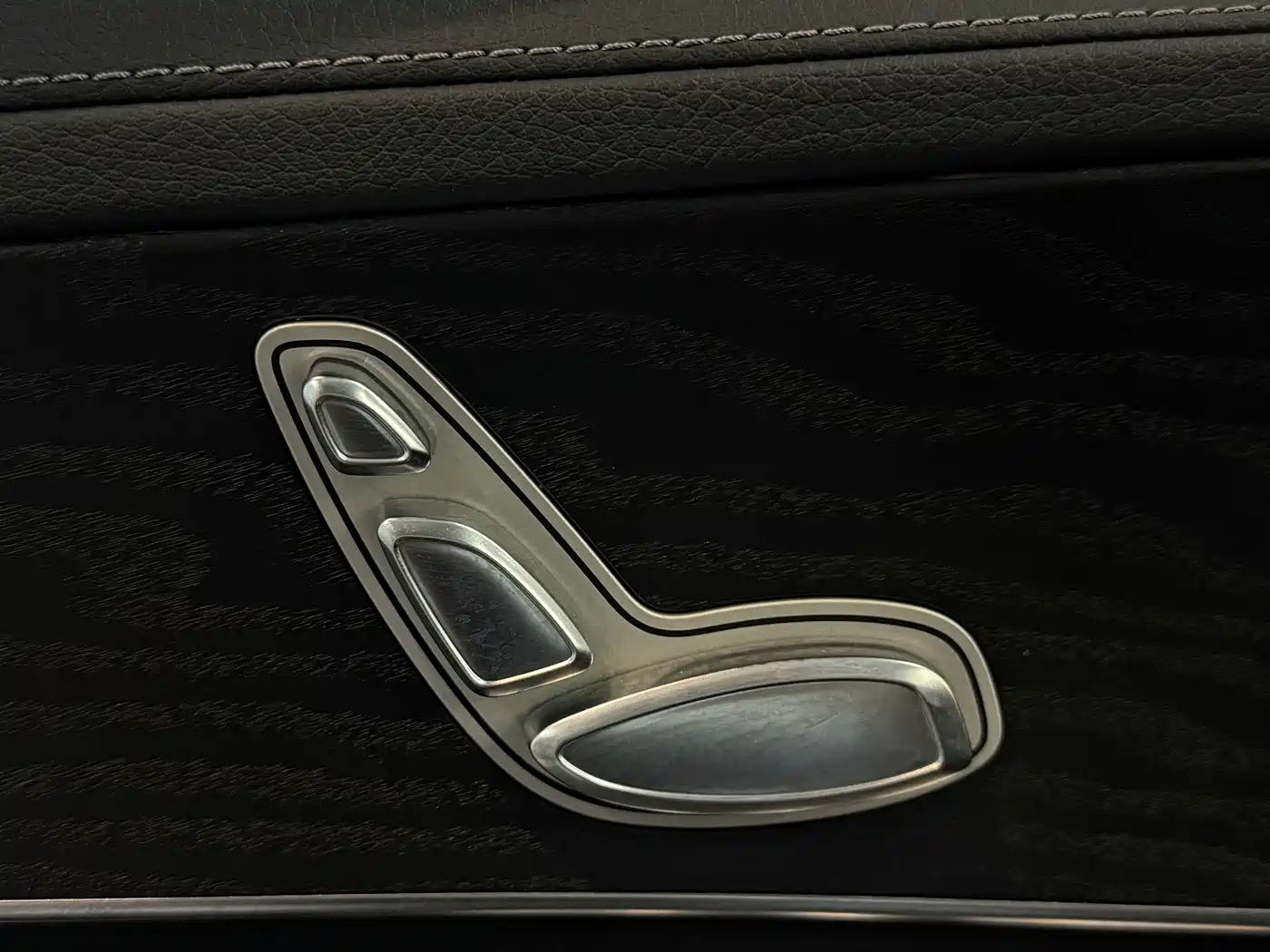 Mercedes-Benz C-Class 2015 Facelift C 180 L Sport фото 12