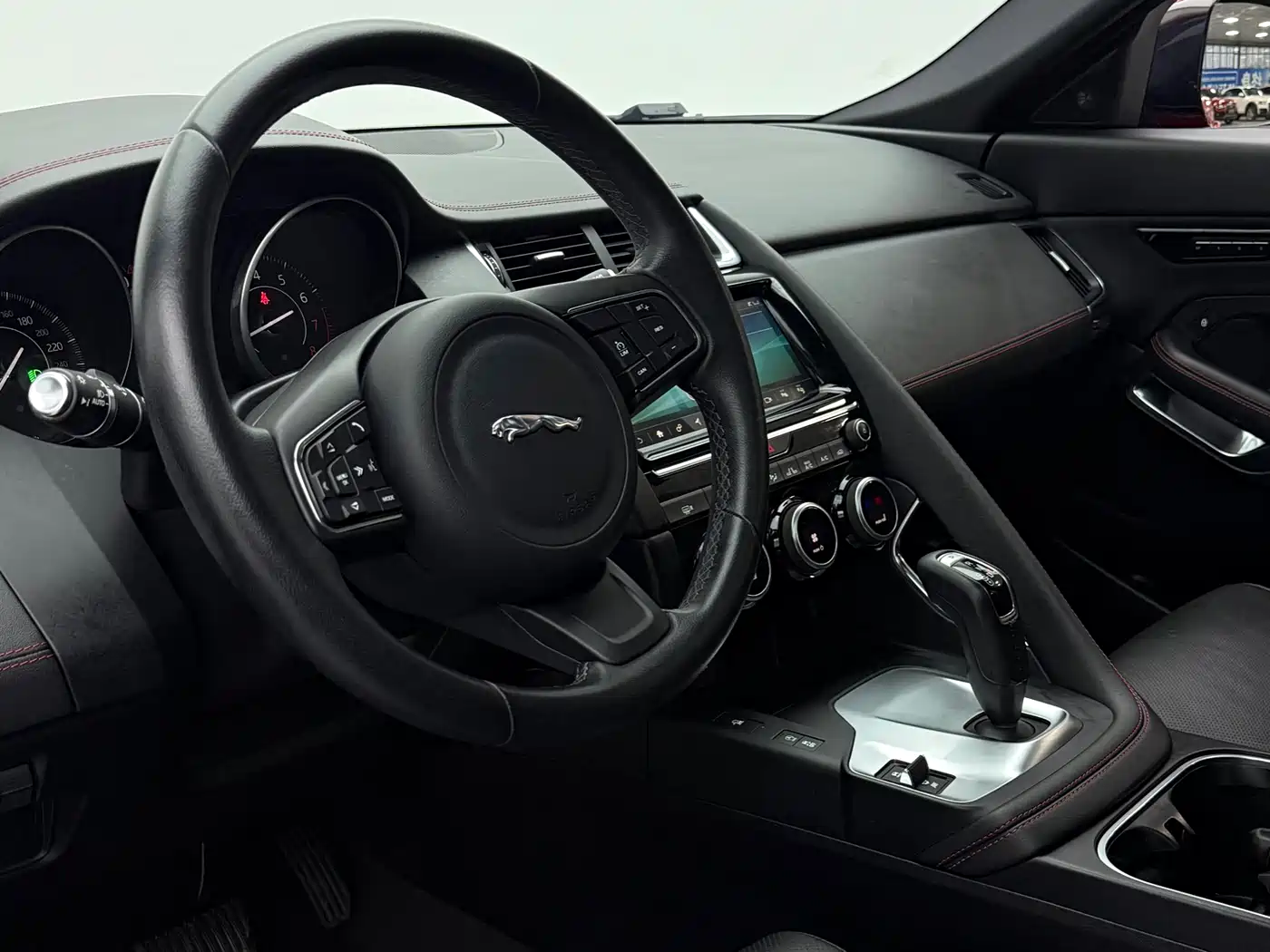 Photo 19 - Jaguar E-PACE
