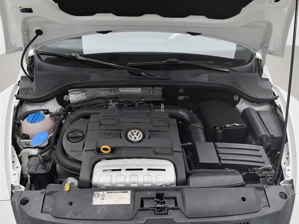 Volkswagen Beetle 2014 1.4TSI Comfort Edition фото 6