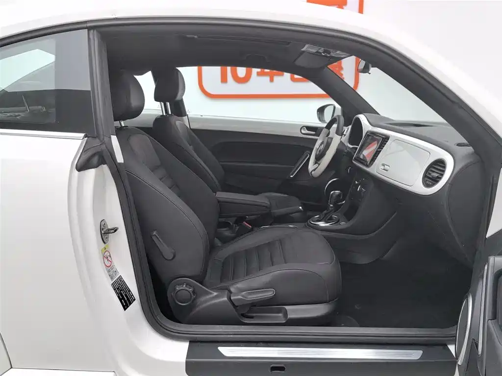 Volkswagen Beetle 2014 1.4TSI Comfort Edition фото 23