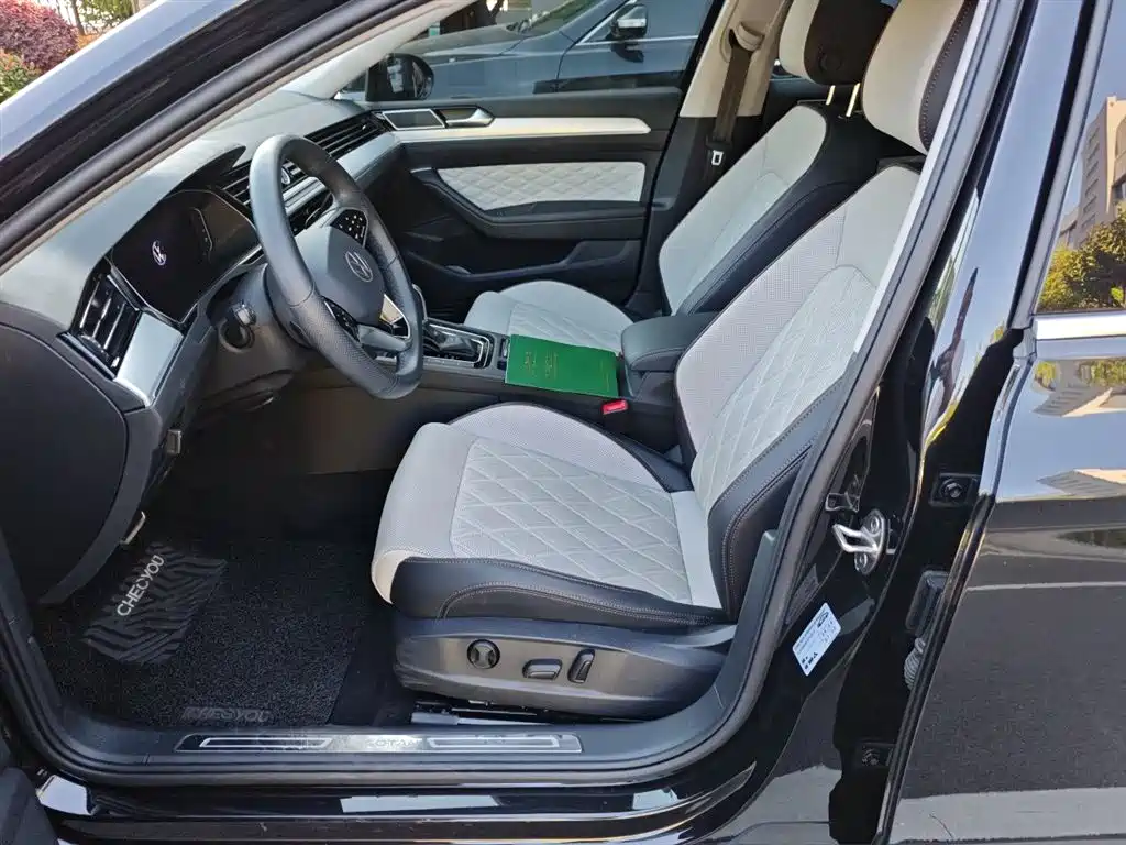 Volkswagen Magotan 2023 Model 2 Million Commemorative Edition 330TSI DSG Luxury фото 14