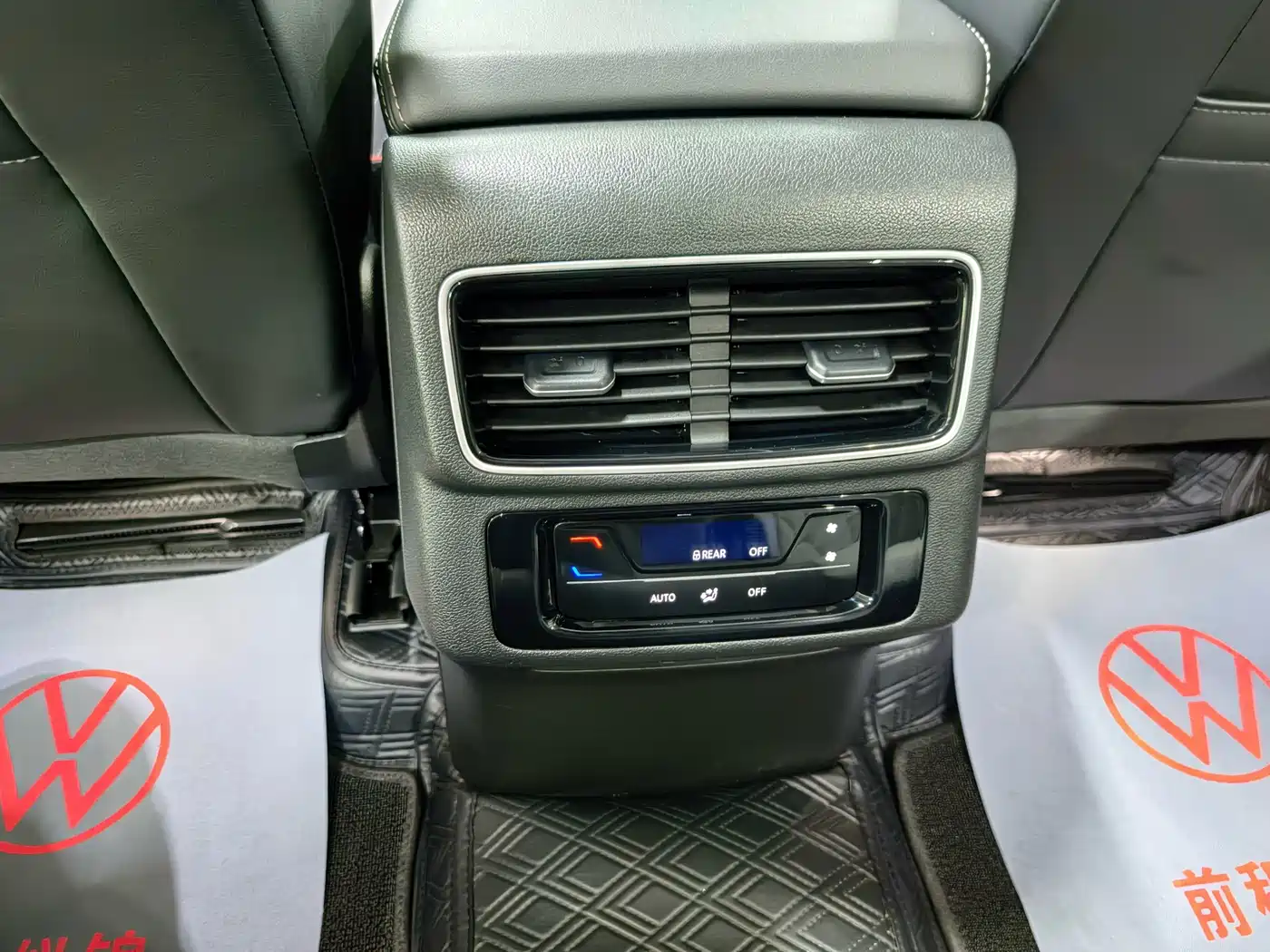Volkswagen Talagon 2023 380TSI 4WD R-Line Launch Edition фото 15