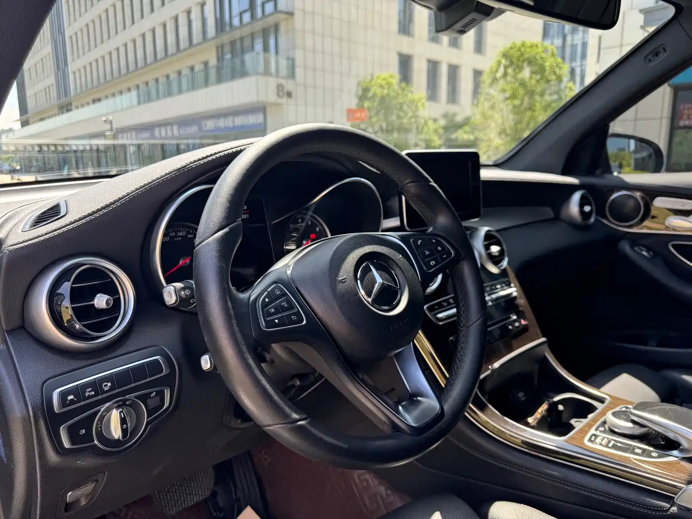 Mercedes-Benz GLC 2019 GLC 260 L 4MATIC Luxury фото 6