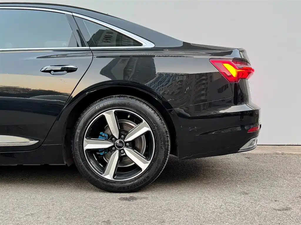 Audi A6L 2023 40 TFSI Luxury Elegance фото 26