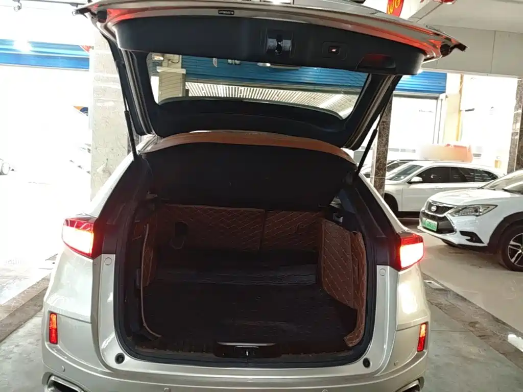 Фото 19 - Honda UR-V