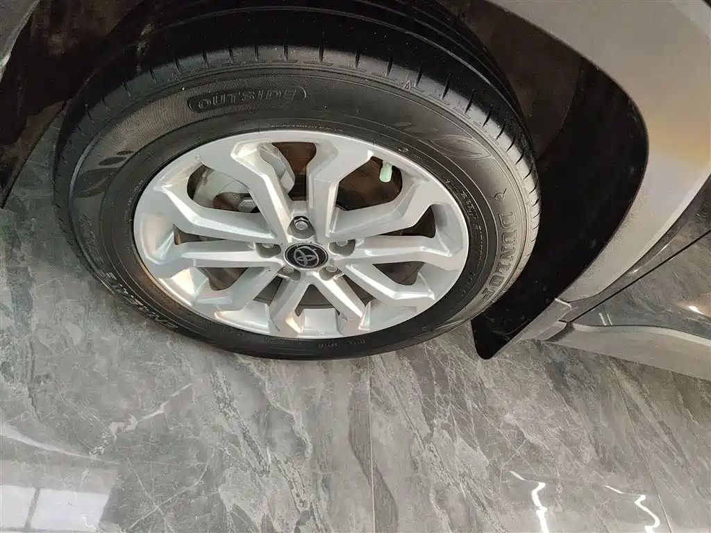 Toyota Frontlander 2023 2.0L CVT Leading Edition фото 25