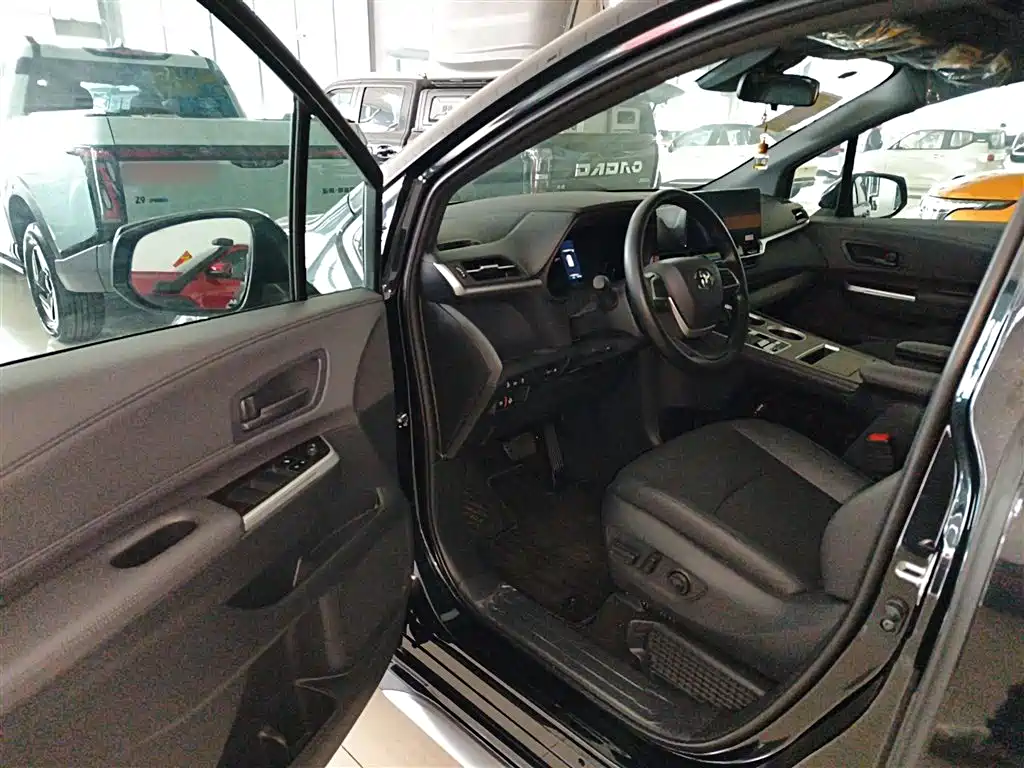 TOYOTA GREVIA