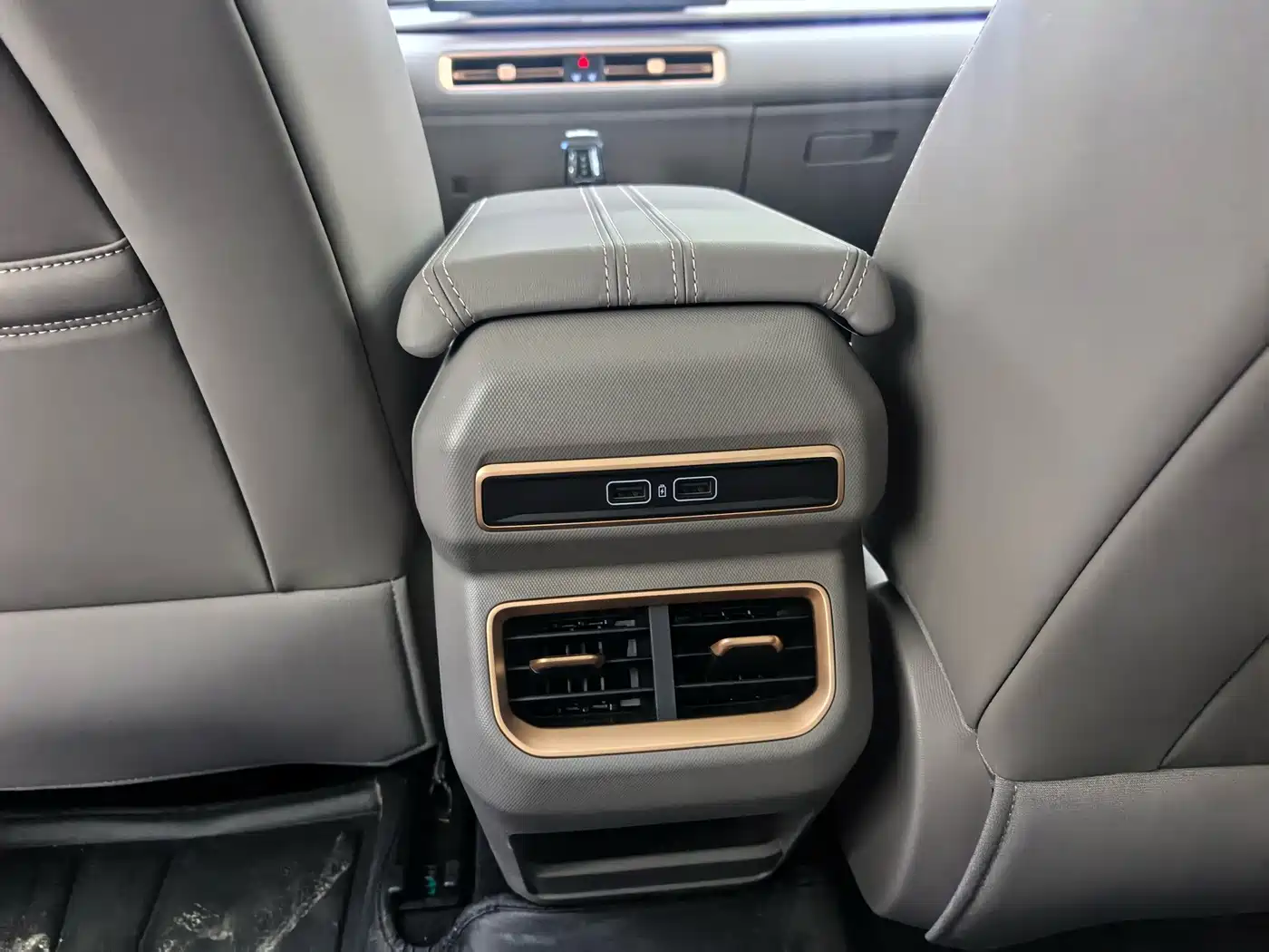Geely ICON 2025 2026 Chocolate 1.5TD Pure Edition