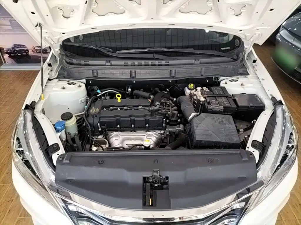 Фото 20 - Changan Eado DT