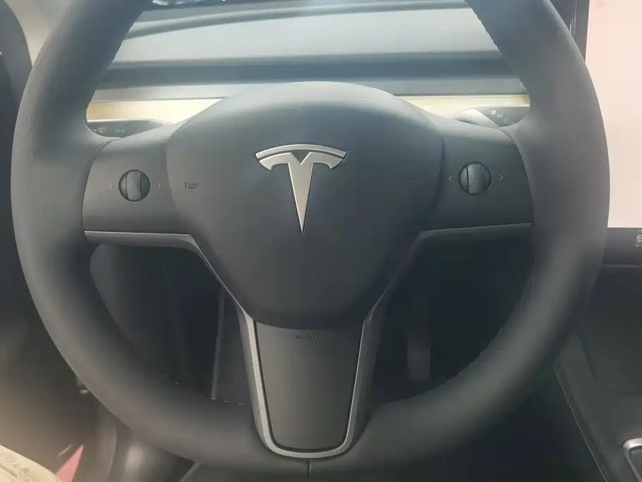 Фото 15 - Tesla Model Y