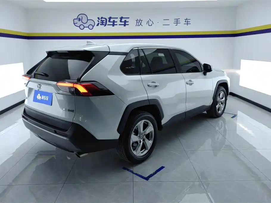 Toyota RAV4 Rongfang 2022 2.0L CVT 2WD Trend Plus Edition фото 3