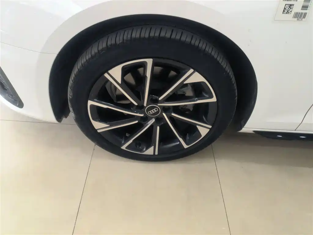 Audi A4L 2023 40 TFSI Luxury Sport фото 25