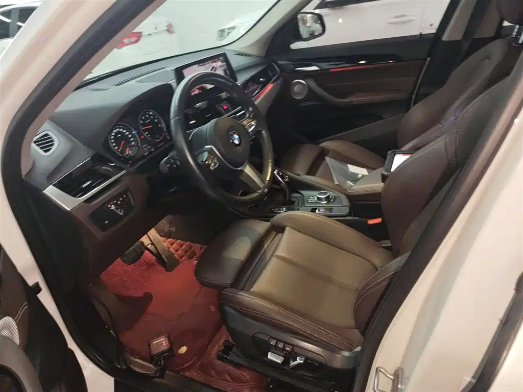 BMW X1 2021 sDrive25Li Leading фото 15