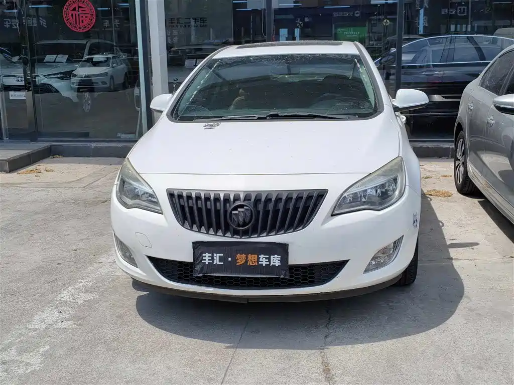 Buick Excelle 2012 XT 1.6L Automatic Comfort фото 2