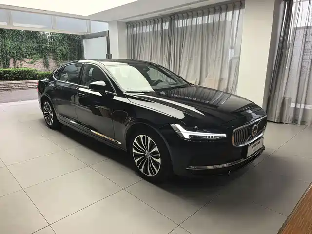 Volvo S90 2025 B5 Zhiyi Luxury Edition — фото 3