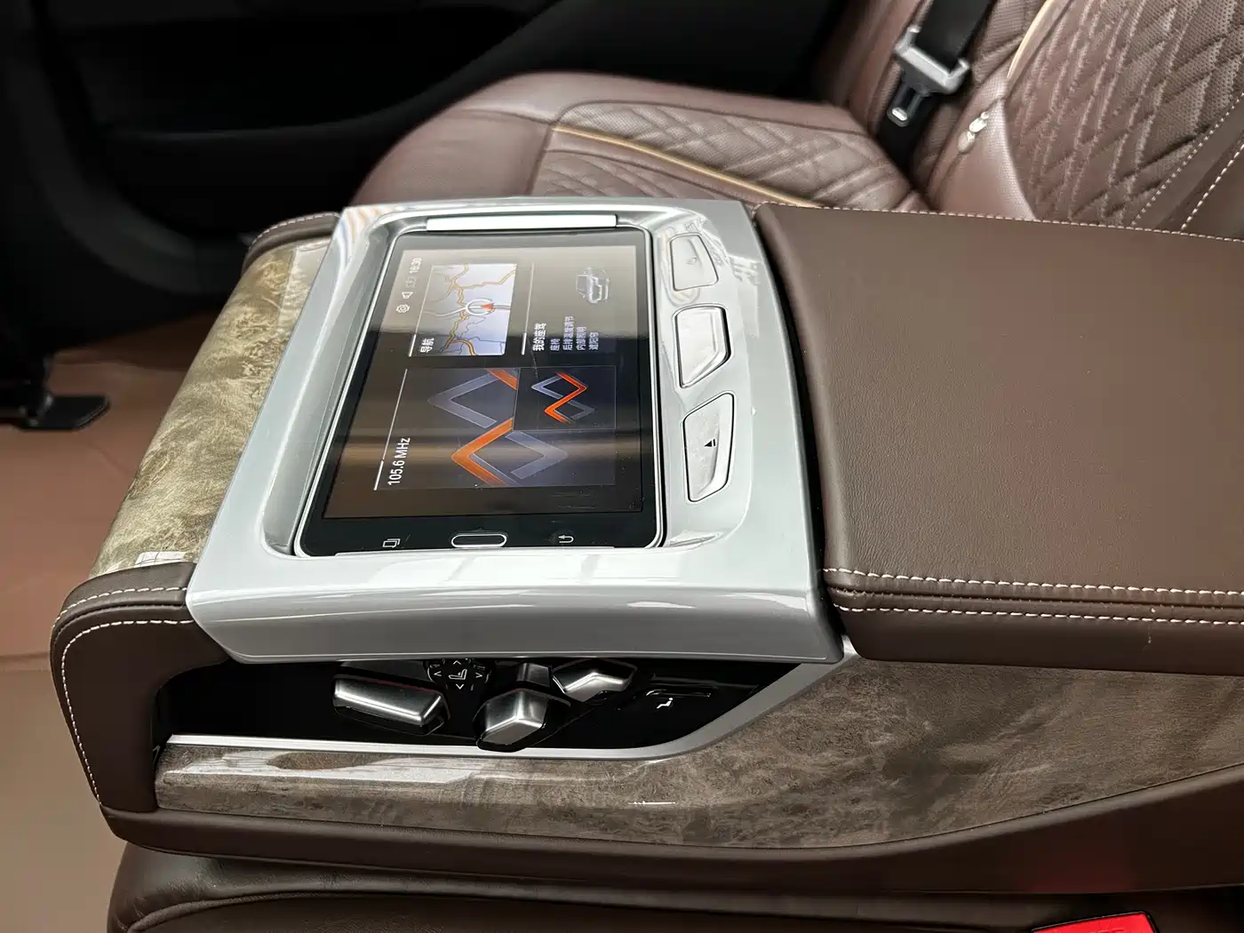 BMW 7 Series 2019 740Li Leading Luxury Package фото 14