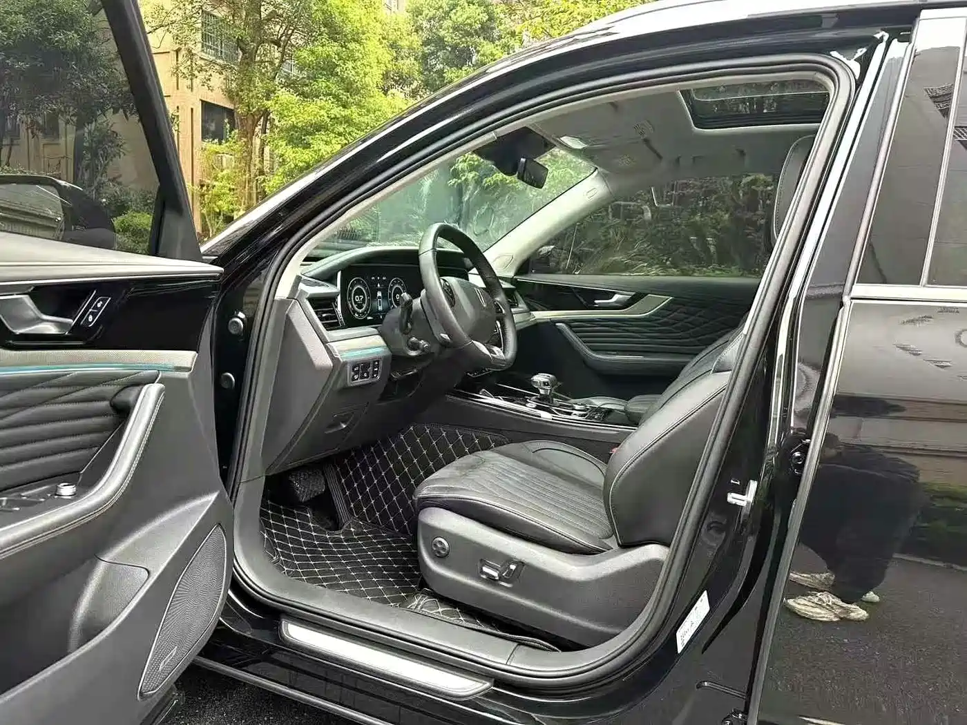 Hongqi HS5 2022 2.0T Smart Connect Premium Edition фото 4