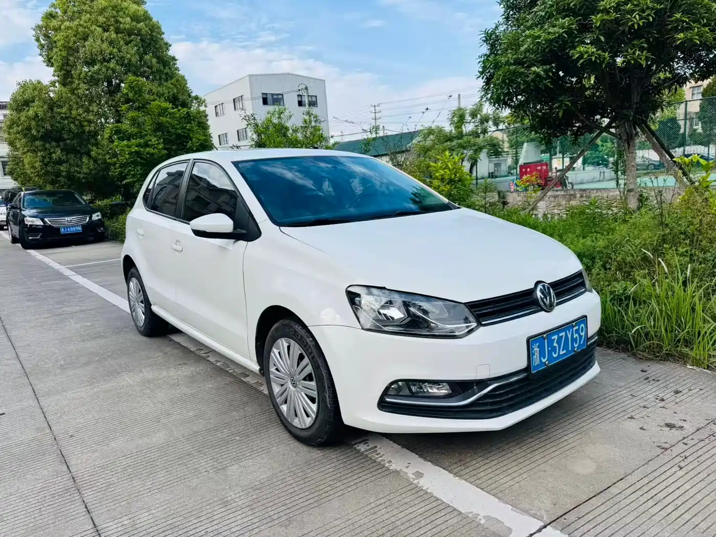 Volkswagen Polo 2016 1.6L Automatic Comfort фото 3