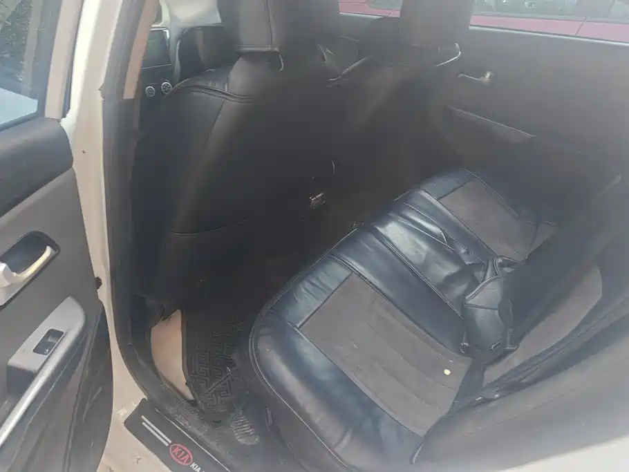 Kia K2 2017 2015 Sedan 1.4L AT GLS