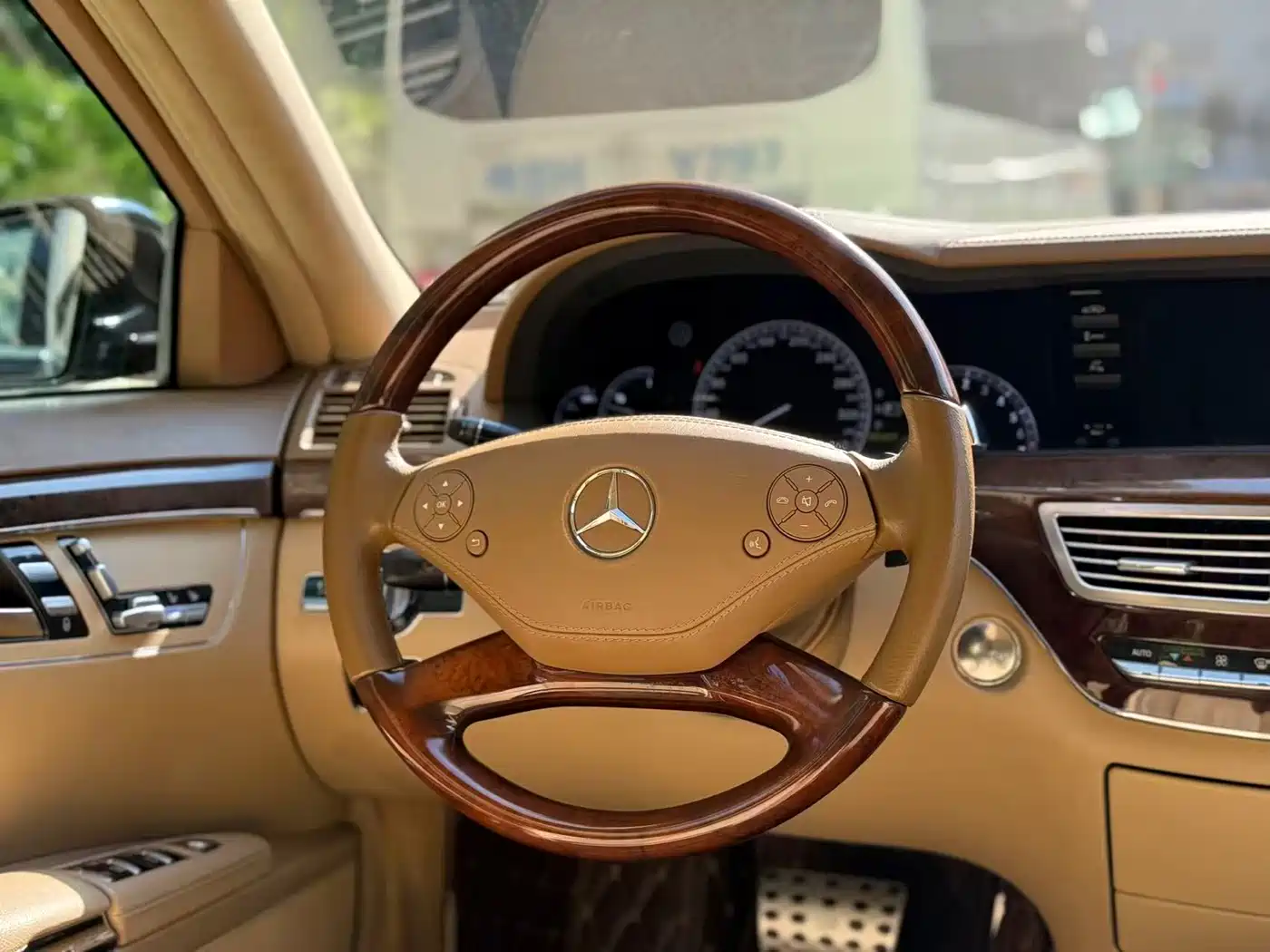 Brabus S-Class 2011 40S фото 31