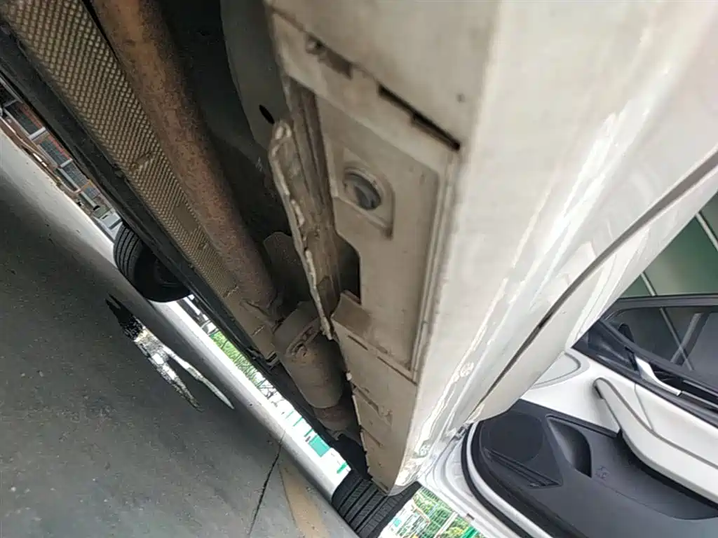 BYD Qin PLUS 2023 Champion Edition DM-i 55KM Leading фото 20