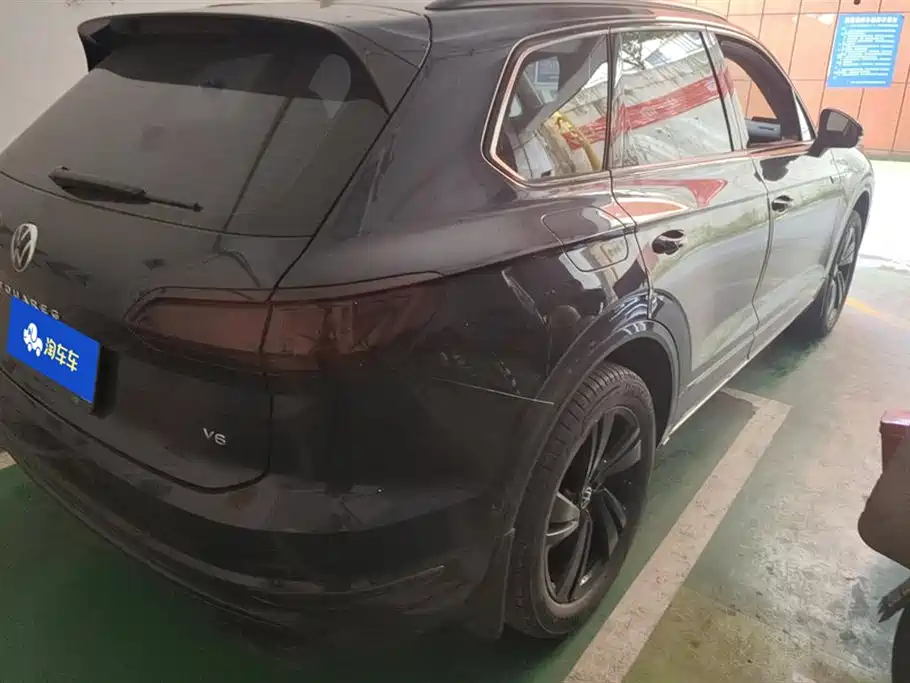 Volkswagen Touareg 2023 3.0TSI R-Line Black Sports Package фото 3