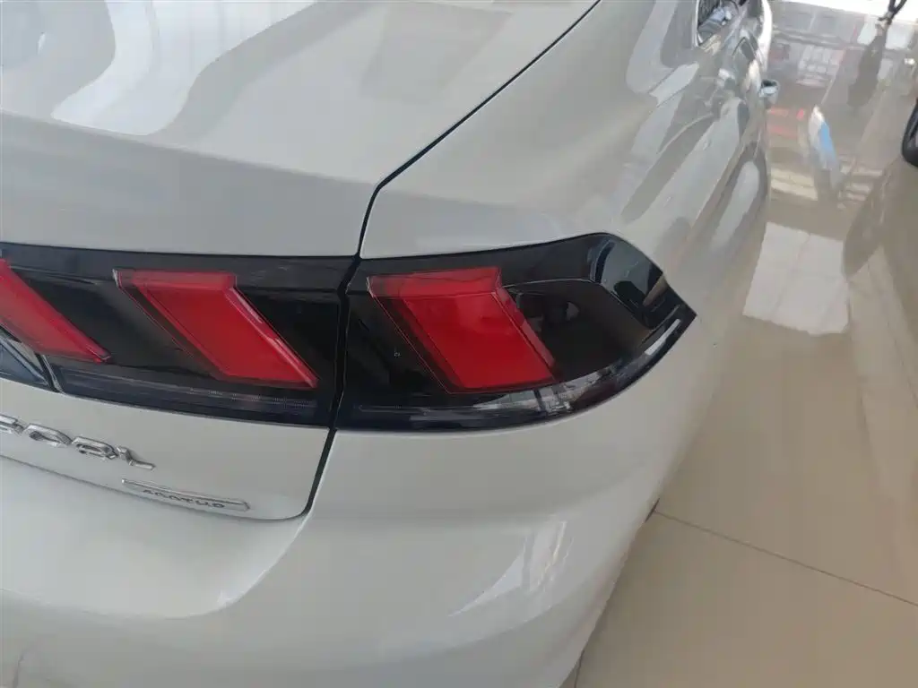 Peugeot 508 2019 508L 400THP PureTech Driving Control Edition China VI фото 8