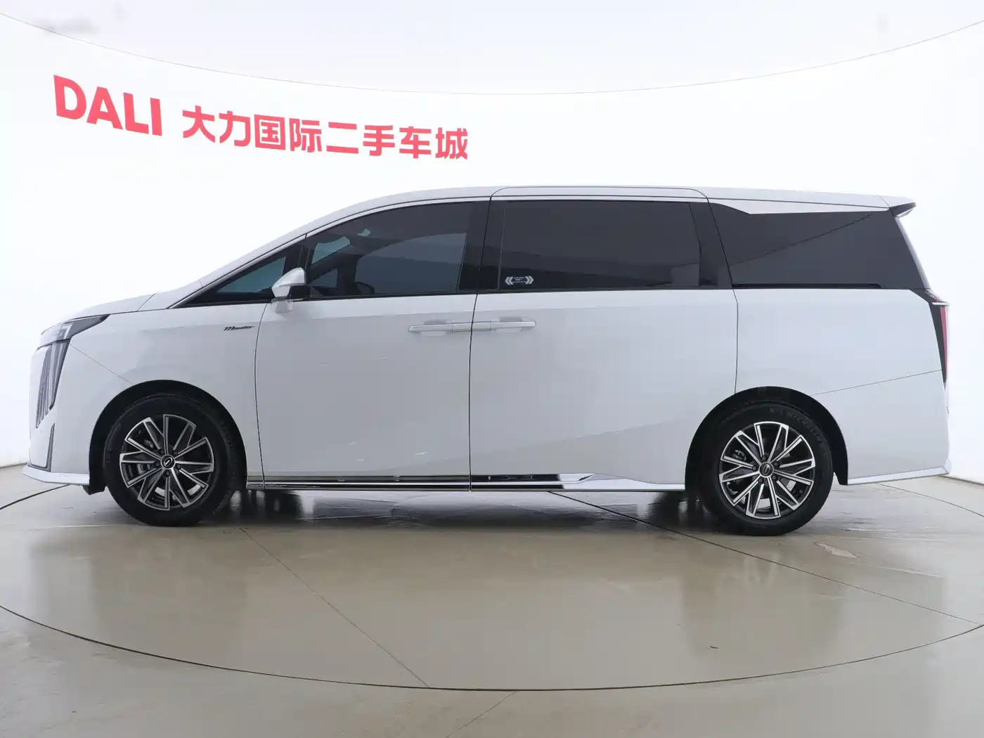 GAC Trumpchi Trumpchi M8 2024 Master Series 400T Ultimate Edition фото 13