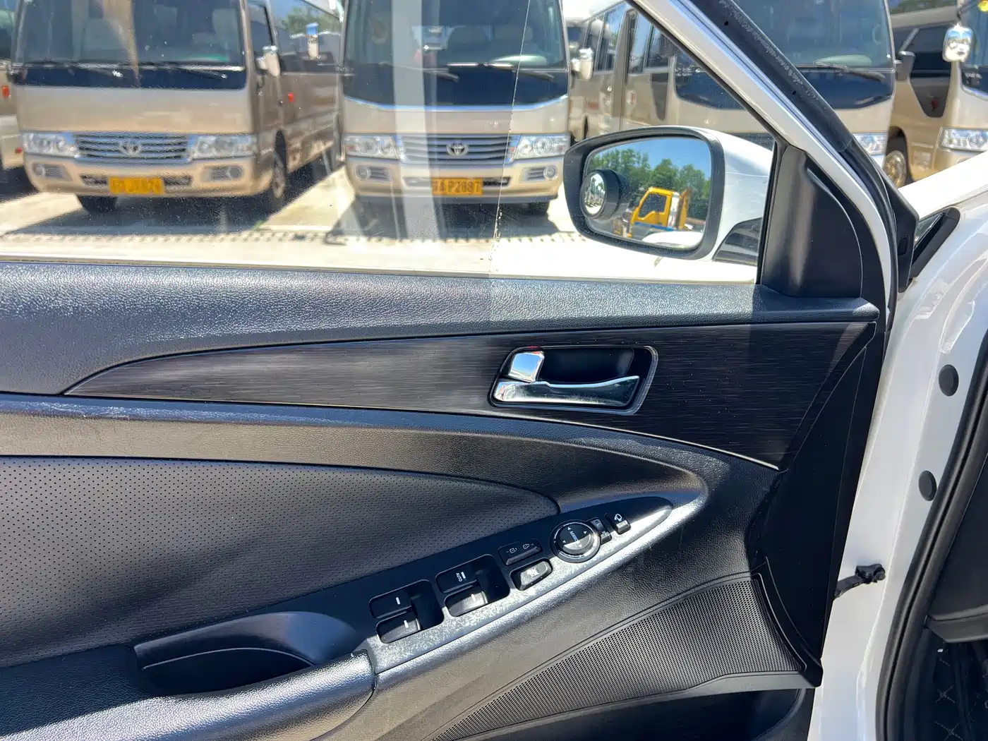 Hyundai Sonata 2013 2.0L Automatic Supreme Edition фото 7