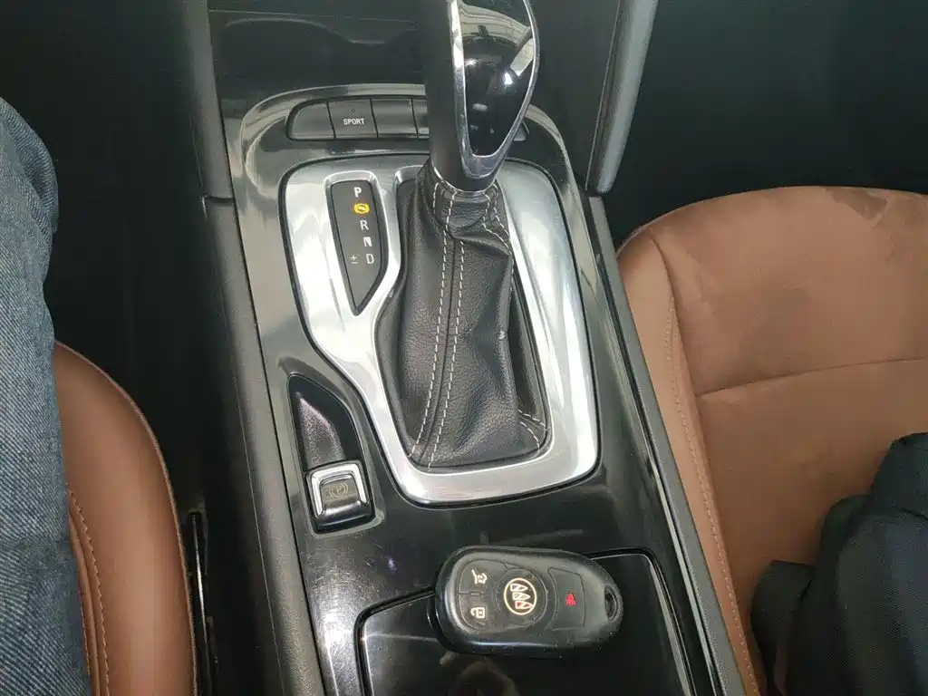 Buick Regal 2017 20T Elite Type фото 10