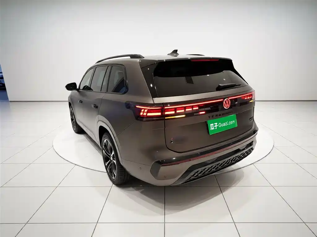 Volkswagen Teramont 2025 Teramont Pro 450TSI 4WD Summit Edition фото 23