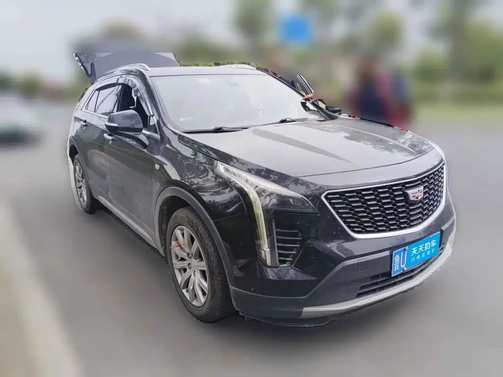Photo 3 - Cadillac XT4