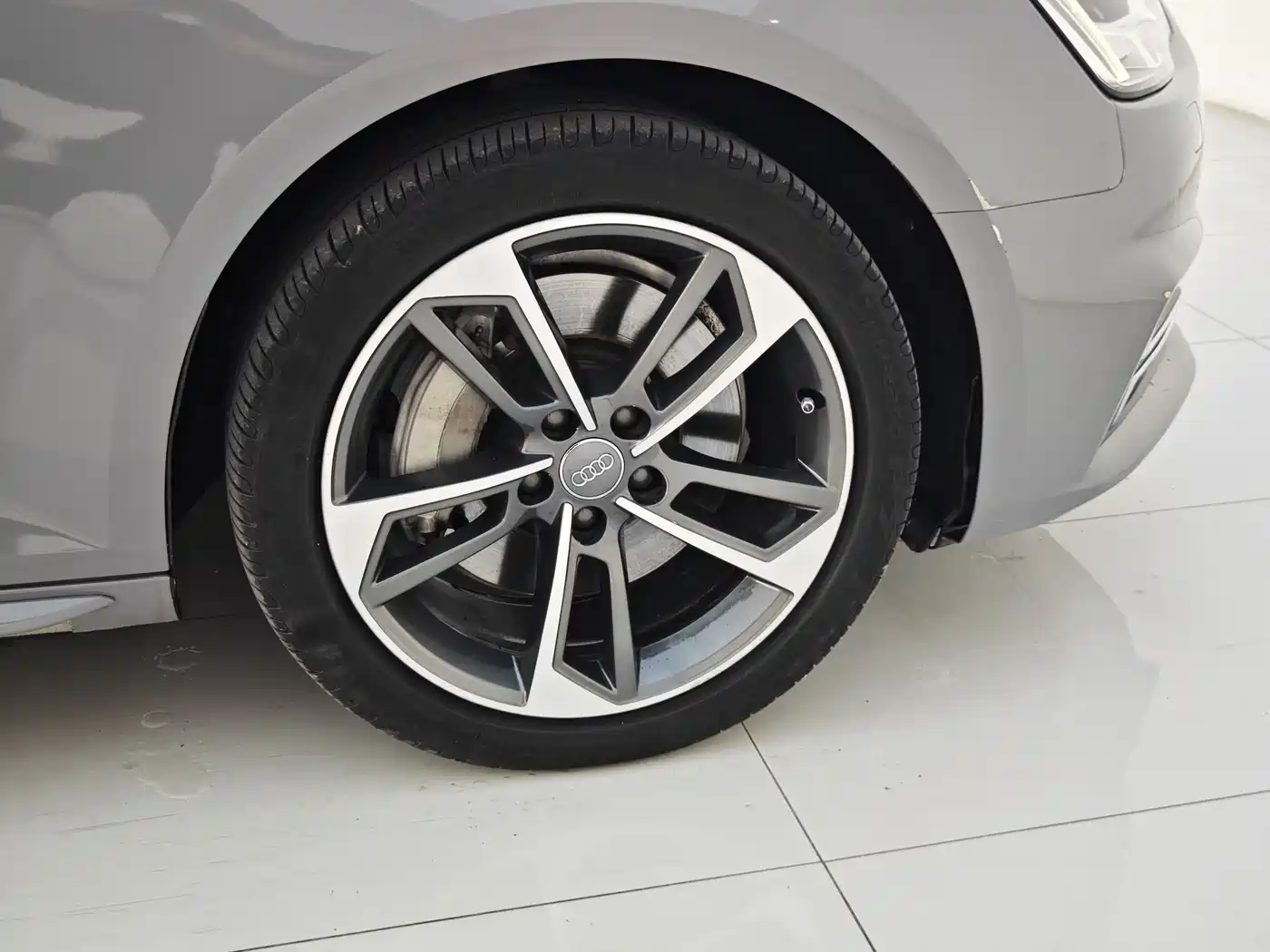 Photo 28 - Audi A4L