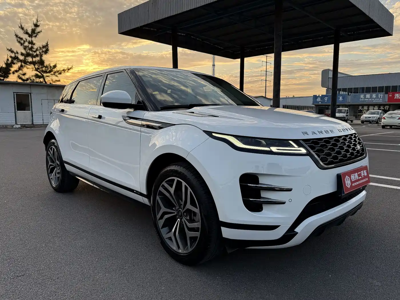 Land Rover Range Rover Evoque 2021 Range Rover Evoque L 249PS R-Dynamic S Performance Edition фото 3