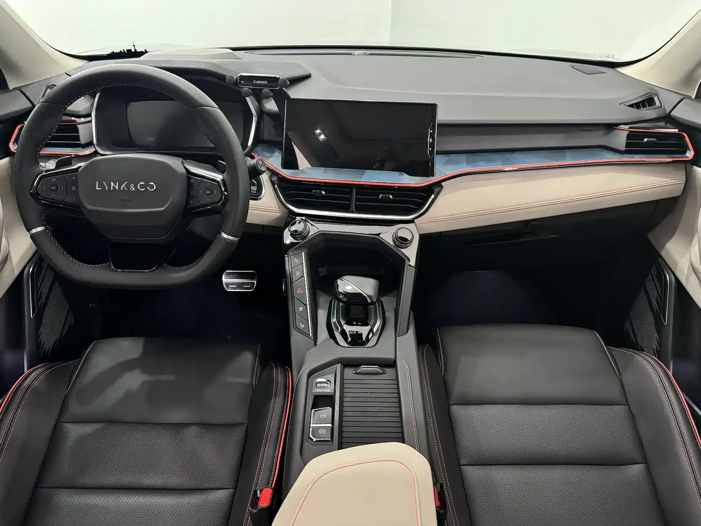 Lynk & Co 06 2020 1.5T Halo фото 13