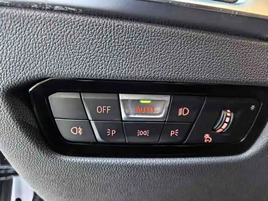 BMW 3 Series 2022 320i Sport Package фото 12