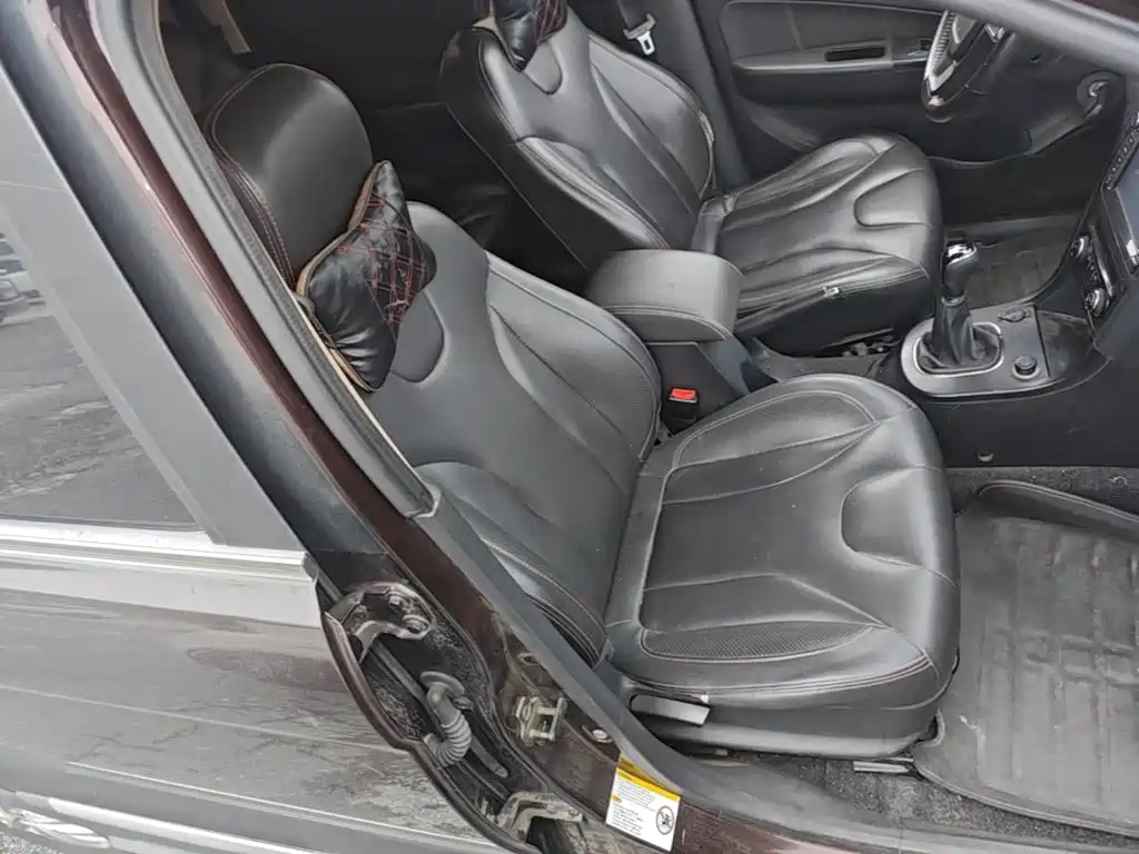 Dongfeng Fengguang Fengguang 370 2016 2016 1.5L Manual Luxury 7-seater