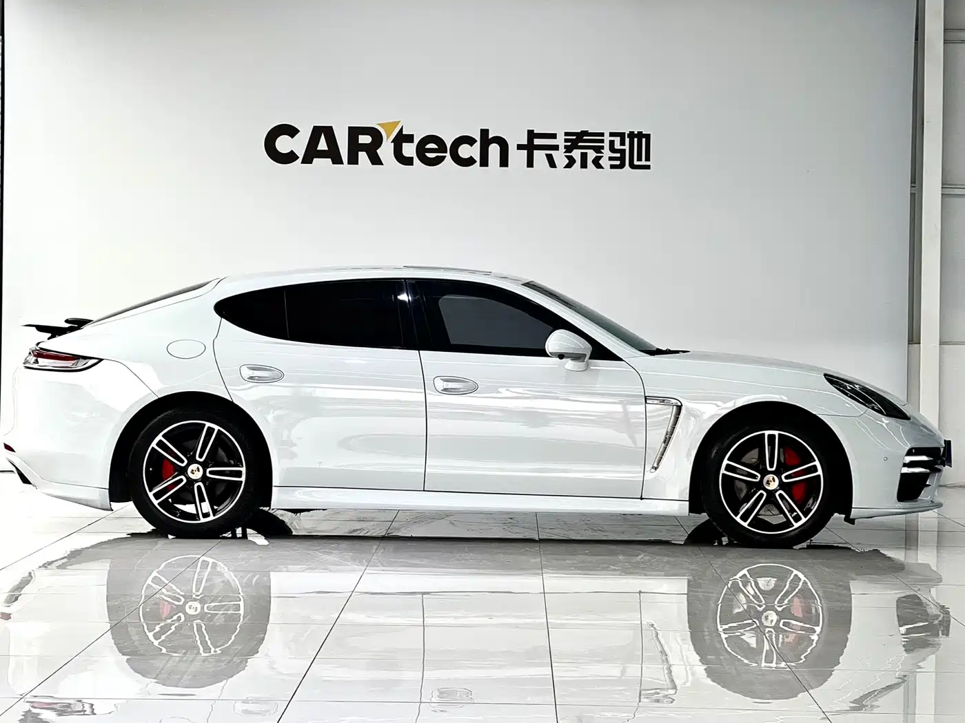 Porsche Panamera 2013 Panamera Platinum Edition 3.6L фото 4