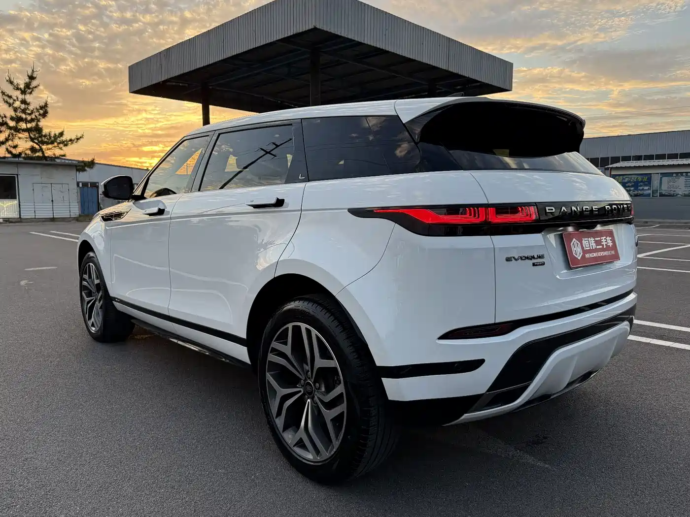 Land Rover Range Rover Evoque 2021 Range Rover Evoque L 249PS R-Dynamic S Performance Edition фото 4
