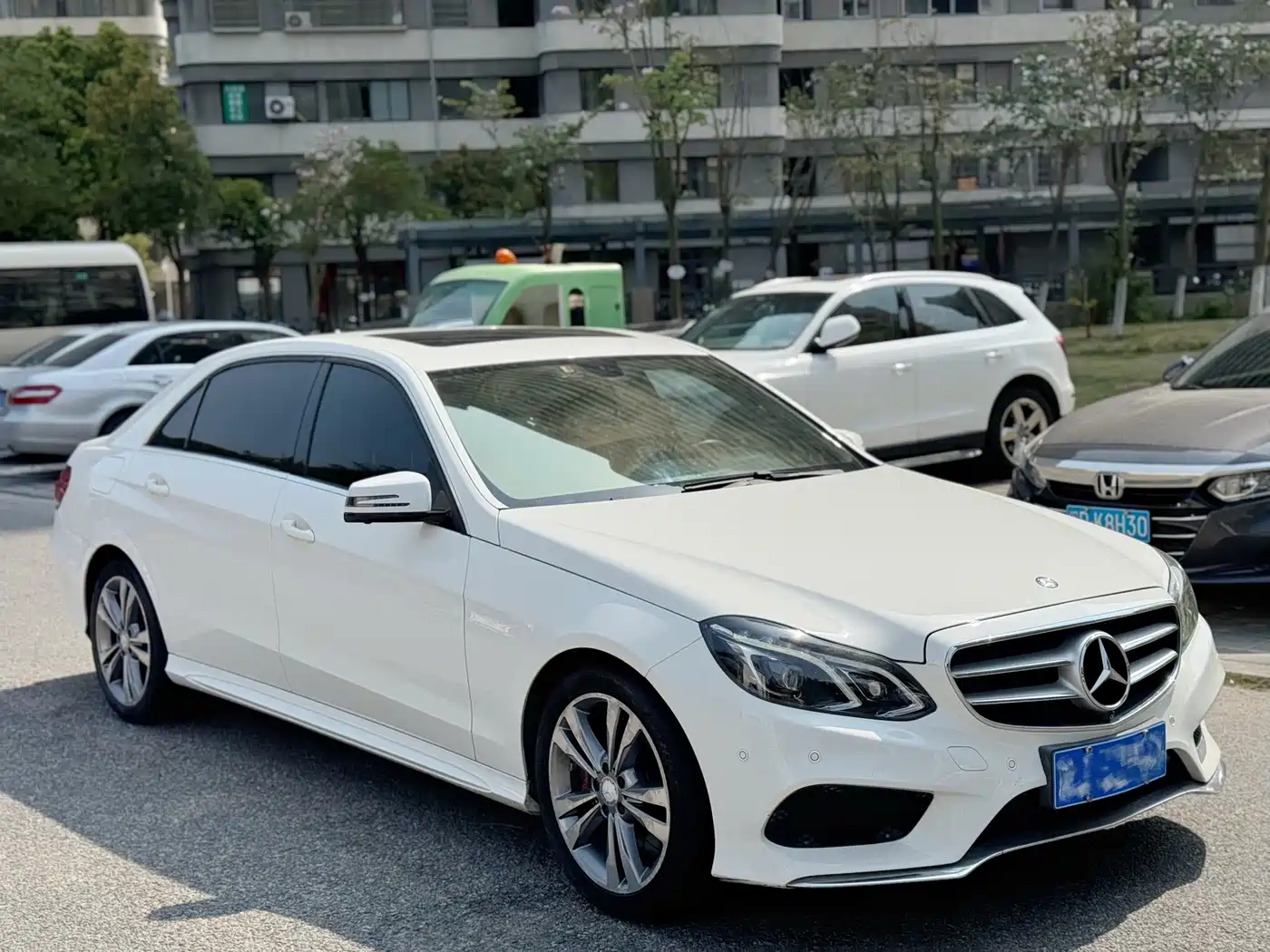 Mercedes-Benz E-Class 2015 E 260 L Sport фото 3