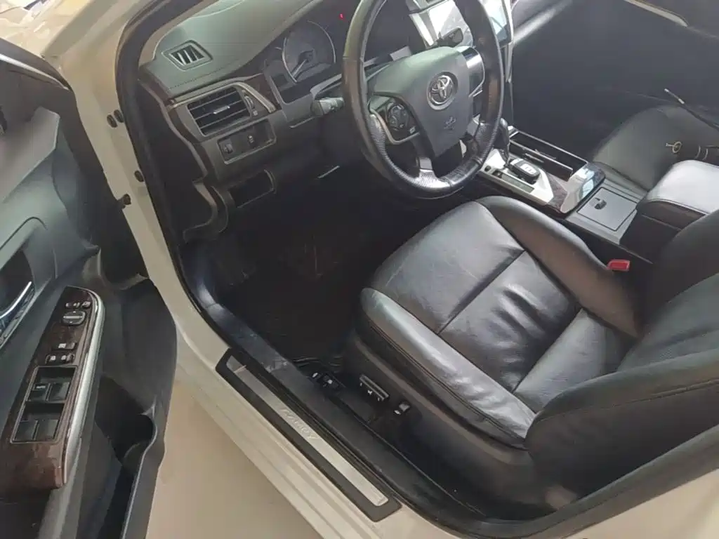 Toyota Camry 2015 2015 2.0G Leading Edition