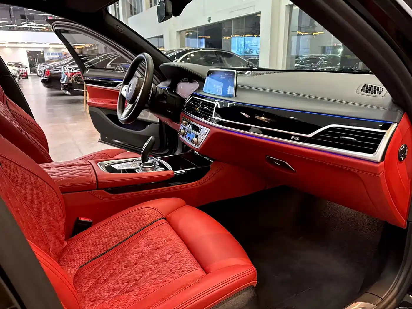 BMW 7 Series 2021 Model 740Li xDrive Executive M Sport Package фото 9