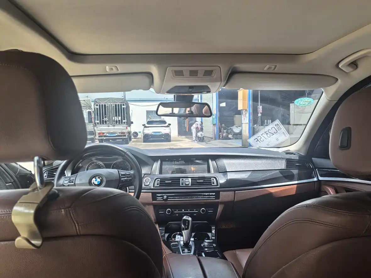 BMW 5 Series 2014 520Li Elegance фото 4
