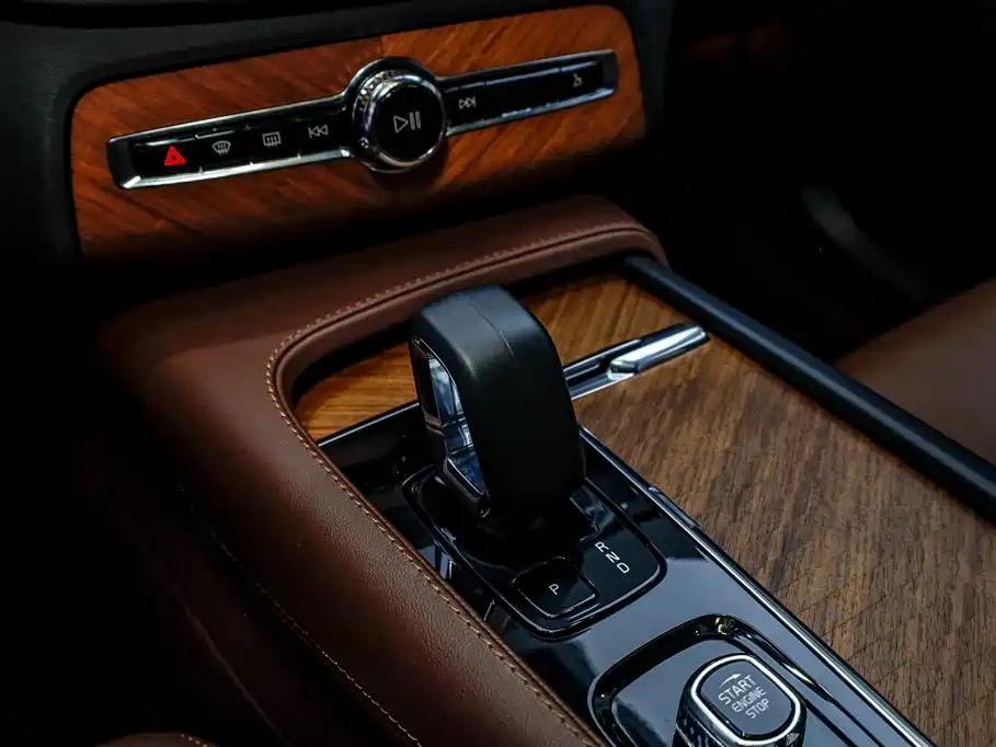 Volvo XC90 2023 2023 B5 Smart Luxury Edition 7-Seater